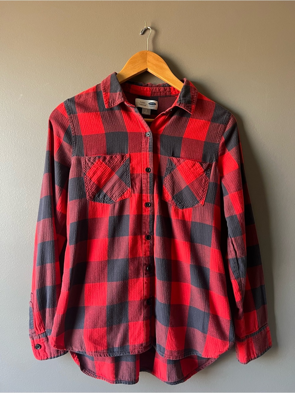 Old Navy Red and Black Buffalo Plaid Button-Up Shirt